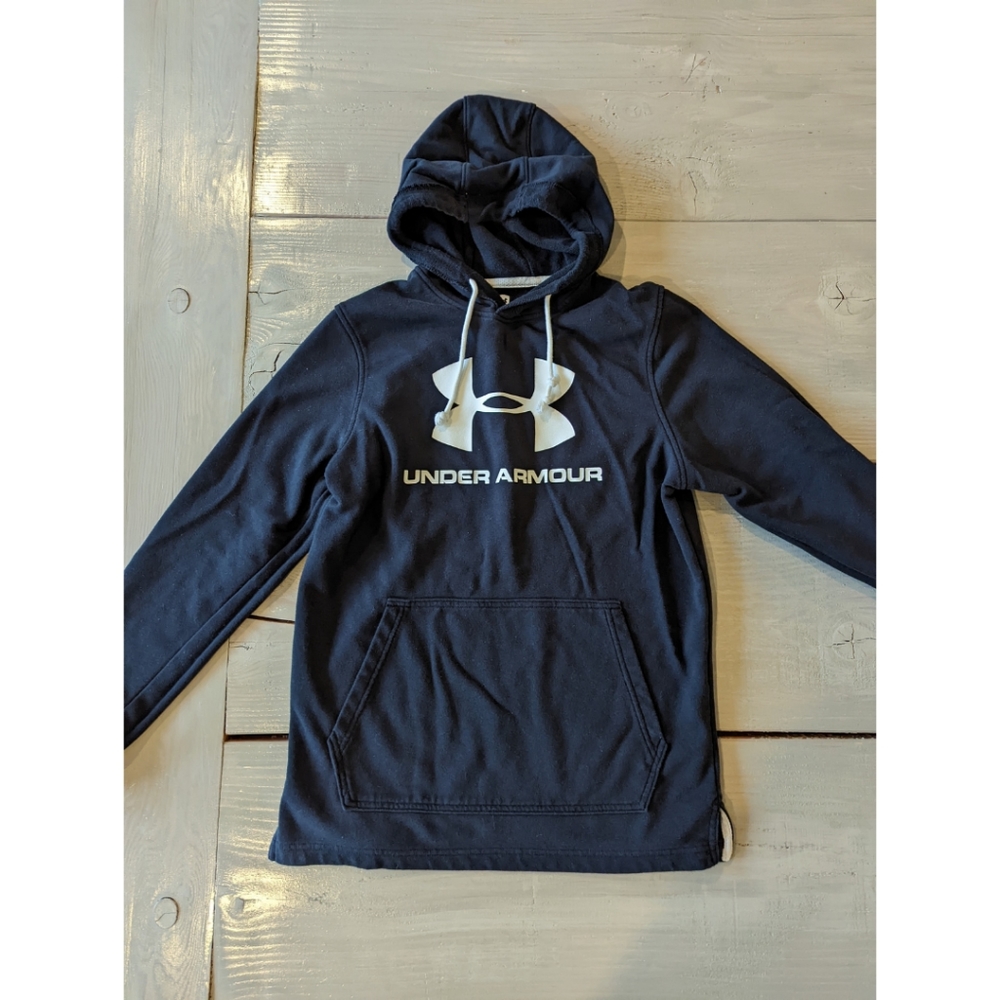 Like new (not sure it has been worn, but does not have tags) Under Armour hoodie